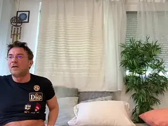 Malena525 webcam stripchat model stream image