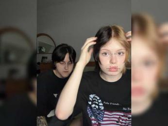 MiaAndAlicee webcam model stream image