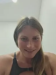 AD_X_ webcam model stream image