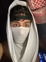 HitShelf webcam stripchat model stream image