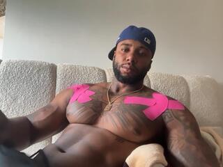 Tairon Tucke webcam flirt4free model stream image