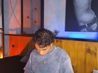 Alan Cutee webcam model stream image