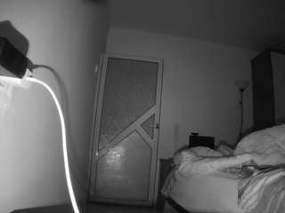 voyeurcam-charmhellen-kitchen webcam model stream image