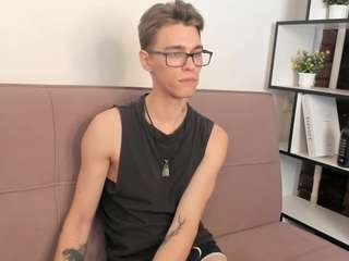 mistralcrush webcam camsoda model stream image