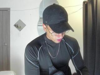 Kris Khalifa webcam model stream image