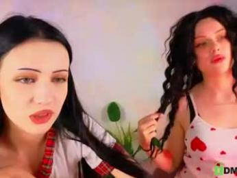 monica_lar webcam model stream image