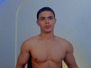 Travis Lewis webcam model stream image