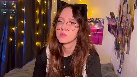 ViolettMo0n webcam model stream image