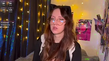 ViolettMo0n webcam model stream image