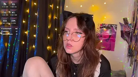 ViolettMo0n webcam model stream image