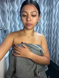 paulaa21_1 webcam stripchat model stream image