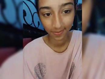 AlinaPopy webcam bongacams model stream image