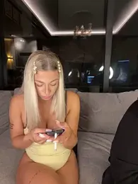 SexOnMyLvL webcam model stream image