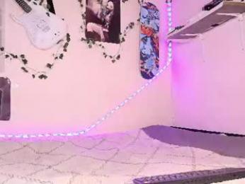 lucymorningstar399 webcam model stream image