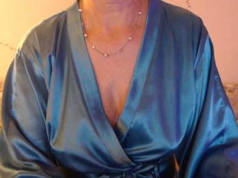 goodSnowQueen webcam bongacams model stream image