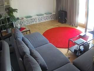 voyeurcam-julmodels-living-4 webcam model stream image