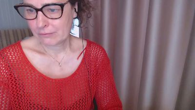 LauraOven webcam model stream image