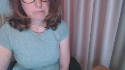 LauraOven webcam model stream image