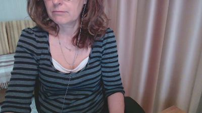 LauraOven webcam model stream image