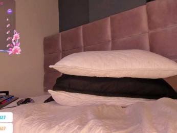 -Giia webcam model stream image