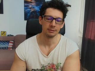 Brutus K webcam flirt4free model stream image