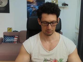 Brutus K webcam flirt4free model stream image