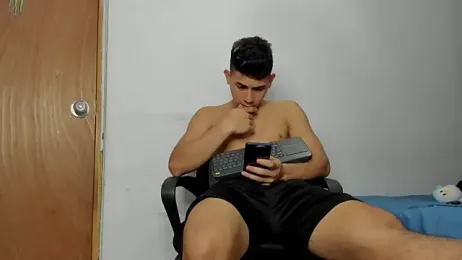 andrew_rose_ webcam model stream image