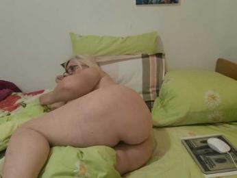 VikaOnline webcam model stream image