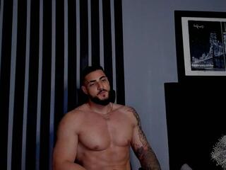 Isac Konnor webcam model stream image
