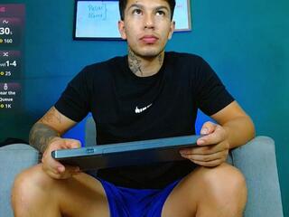 Mateo Rreal webcam model stream image