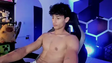 MaxiimoRomano_ webcam model stream image