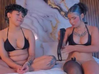 azul_honey webcam model stream image