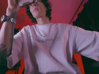 olliver___y webcam model stream image