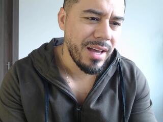 Derryl webcam model stream image