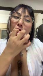 Lareyni26 webcam model stream image