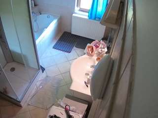 voyeurcam-julmodels-bath-2nd-2 webcam model stream image