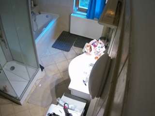 voyeurcam-julmodels-bath-2nd-2 webcam model stream image