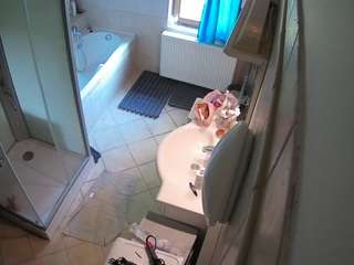 voyeurcam-julmodels-bath-2nd-2 webcam model stream image