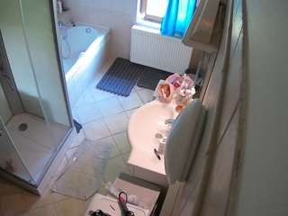 voyeurcam-julmodels-bath-2nd-2 webcam model stream image