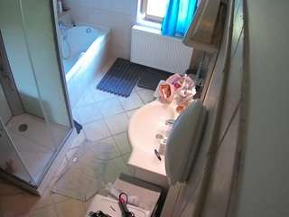 voyeurcam-julmodels-bath-2nd-2 webcam model stream image