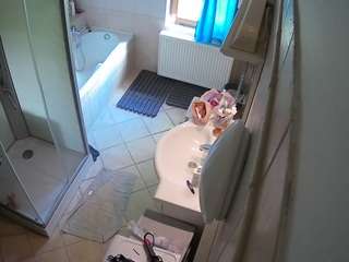 voyeurcam-julmodels-bath-2nd-2 webcam camsoda model stream image
