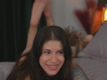 alyonaqueen_ webcam model stream image