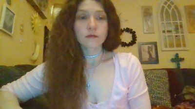 QueenCrimson webcam model stream image