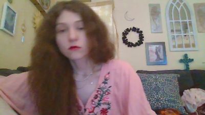 QueenCrimson webcam model stream image