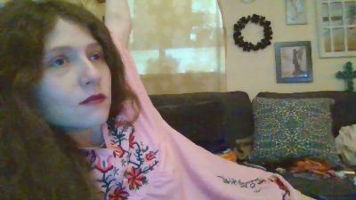 QueenCrimson webcam model stream image