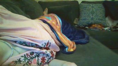 QueenCrimson webcam model stream image