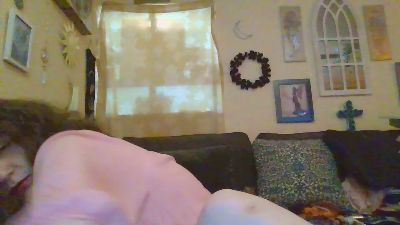 QueenCrimson webcam model stream image