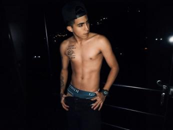 AdamBrowns webcam model stream image