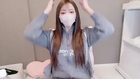 _chanMOMO_ webcam model stream image