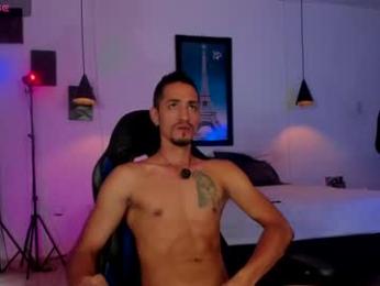 oween_roberts webcam model stream image